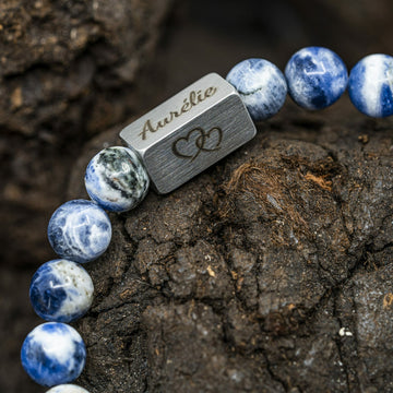 Poseidon – Sodalith – Eigener Text Perlenarmband