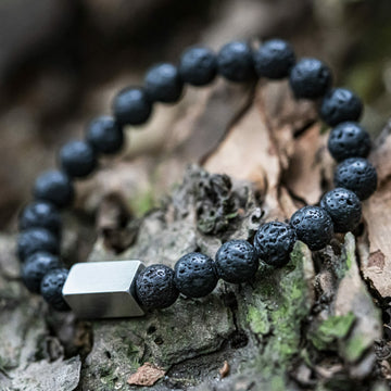 Lavasteine - Perlenarmband mit Gravur