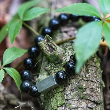 Shiny 'black Obsidian' Beaded Bracelet with green/grey tones