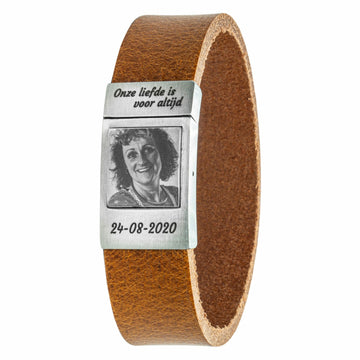 <b>Cognac leather</b> Photo bracelet with your own photo